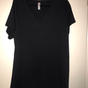 Lularoe Christy T solid black vneck T-shirt
